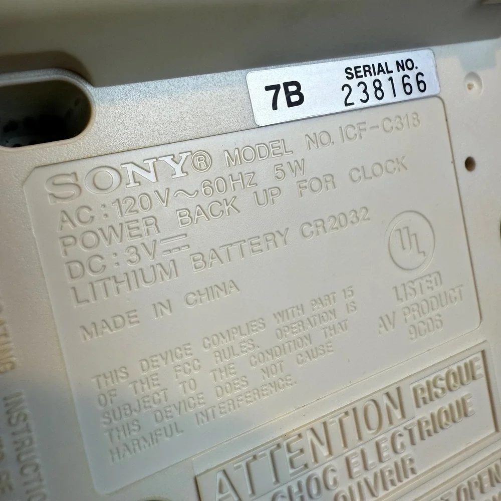 Sony Dream Machine ICF-C318 Dual Alarm Clock Radio AM/FM White Yellowed Vintage